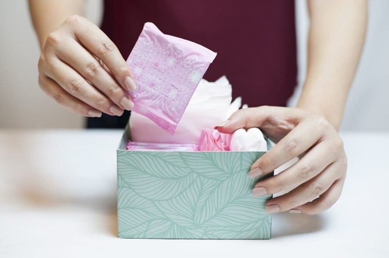 bé gái bao nhiều tuổi thì có kinh nguyệt