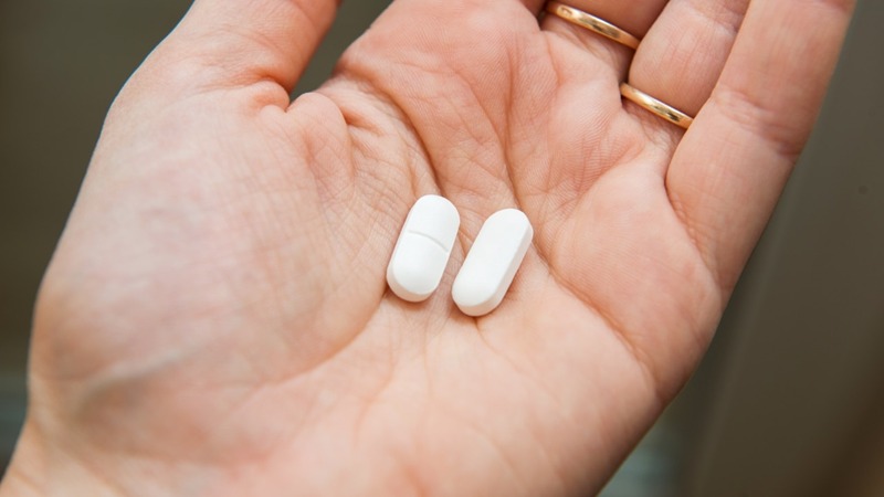 bị đau bụng kinh uống paradol được không