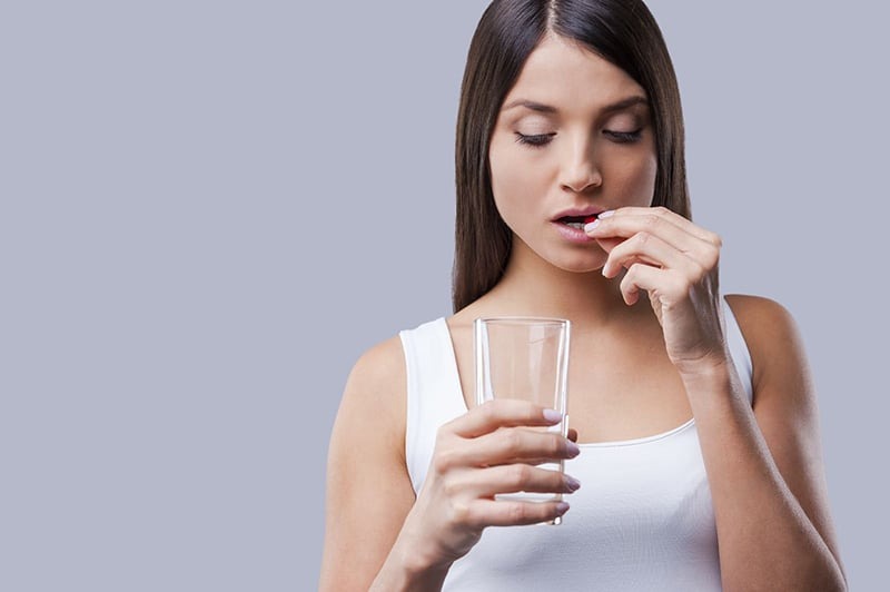 bị đau đầu trước khi bị kinh nguyệt