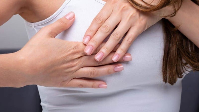 căng tức ngực chậm kinh