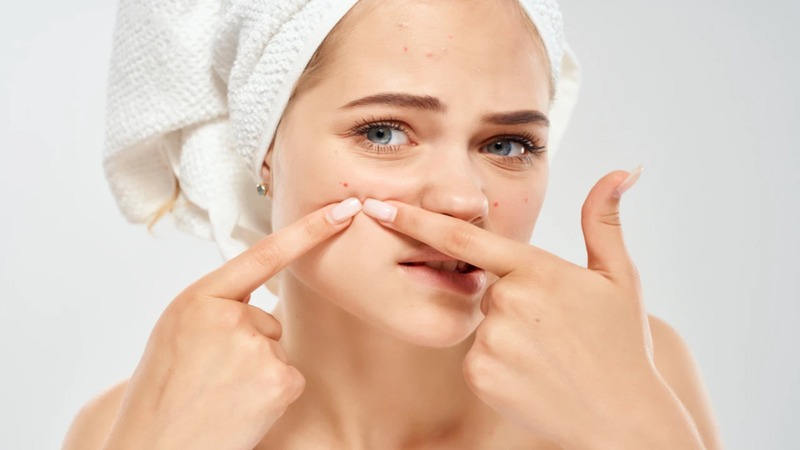 cấy que tránh thai bị mất kinh có sao không