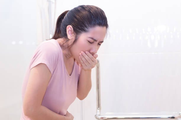 chóng mặt buồn nôn trước kỳ kinh nguyệt
