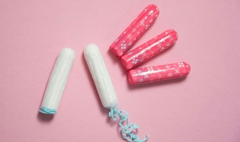 có nên dùng tampon qua đêm