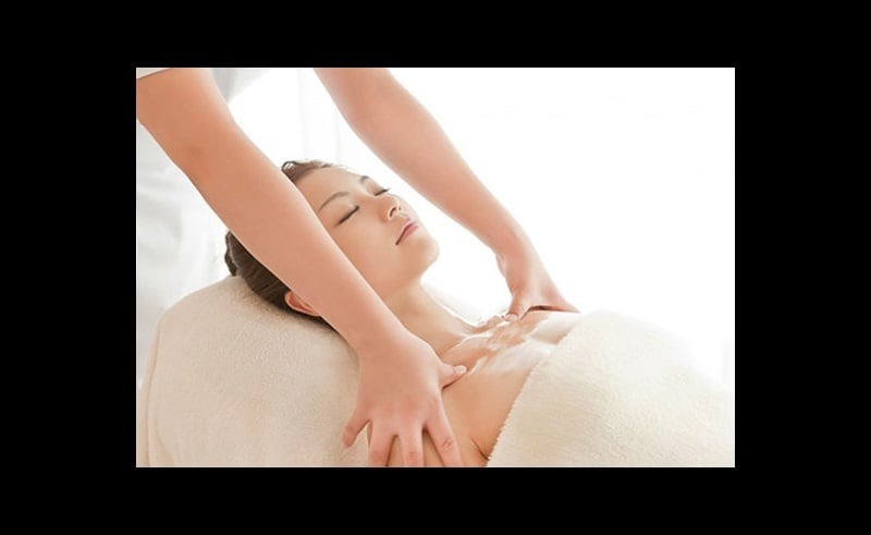 cách làm giảm đau ngực trước kỳ kinh