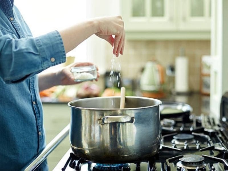 cách làm giảm đau ngực trước kỳ kinh