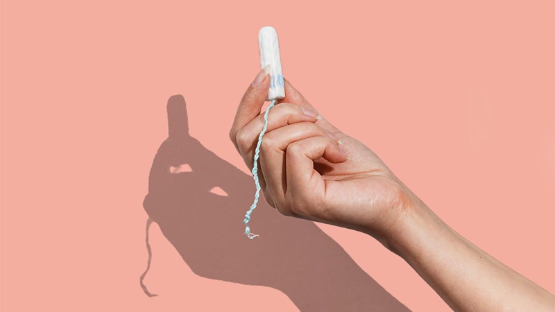 dùng tampon có đi vệ sinh được