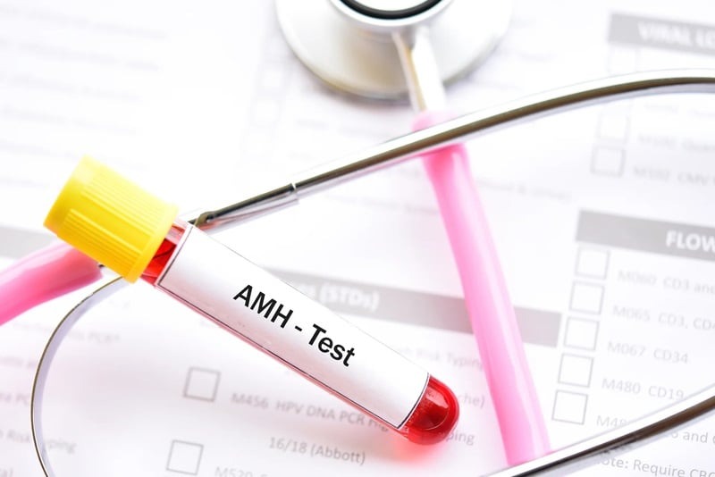 kinh nguyệt đều nhưng amh thấp