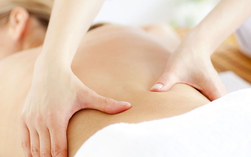 massage giảm đau bụng kinh