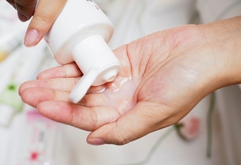 ngày đèn đỏ có nên rửa bằng lá trầu không