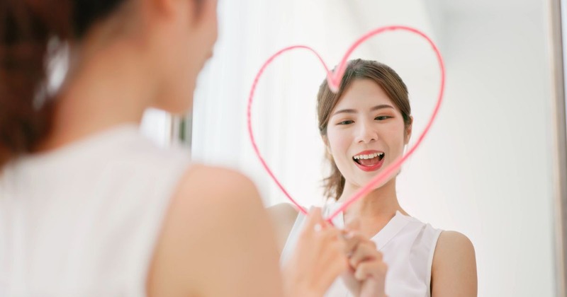 Hạn chế overlove bằng cách yêu bản thân nhiều hơn