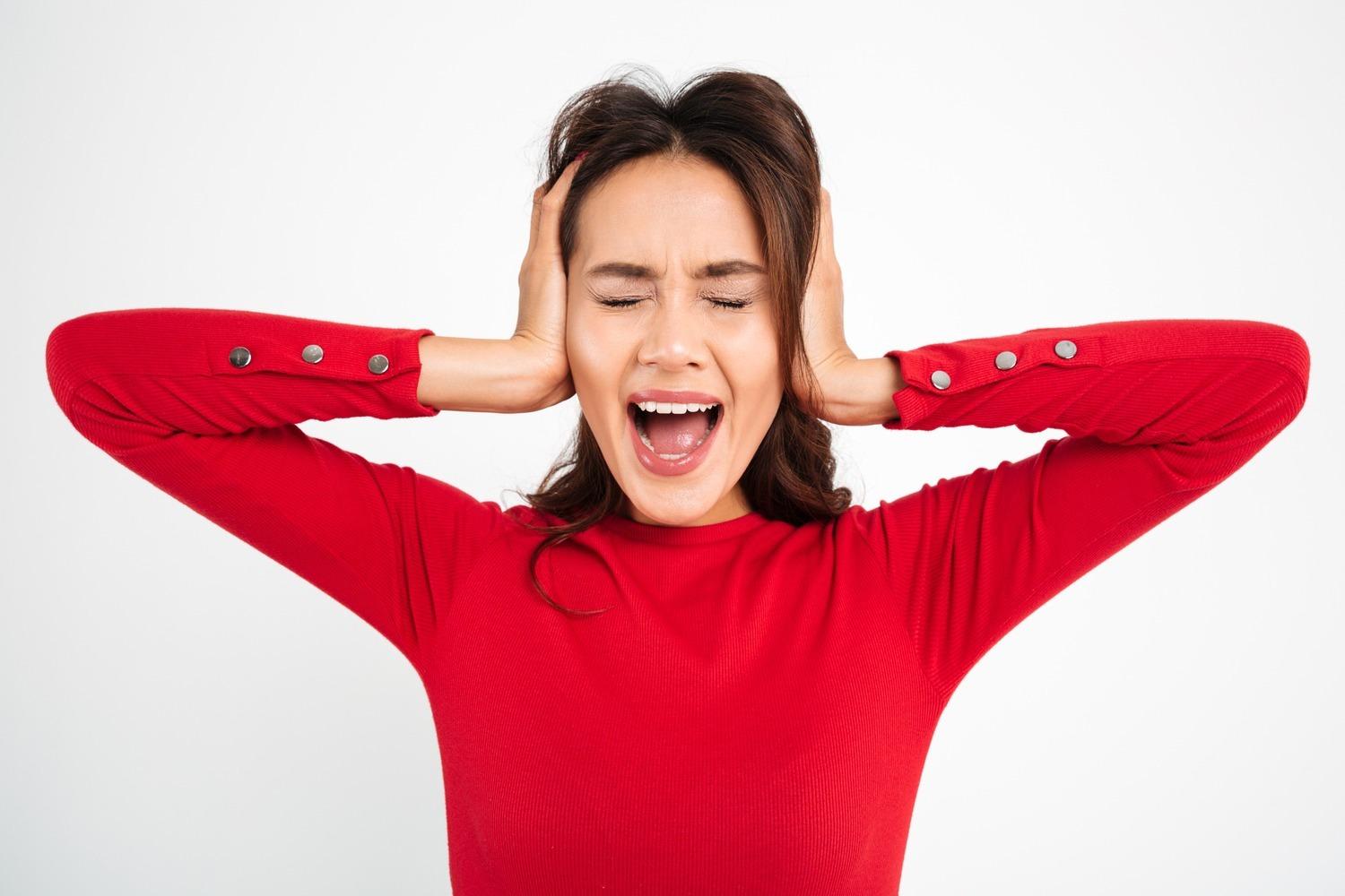 tại sao con gái khó chịu khi tới tháng