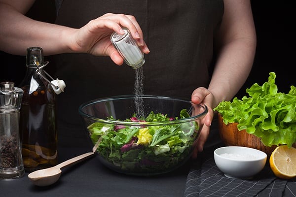 tại sao đến tháng bụng lại to