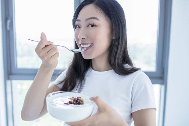 tới tháng ăn sữa chua