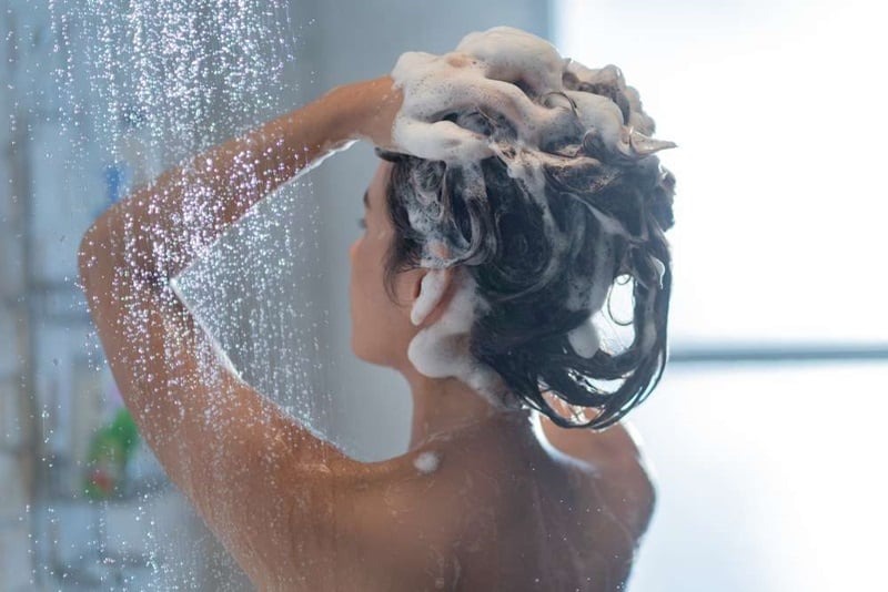 tới tháng có nên gội đầu