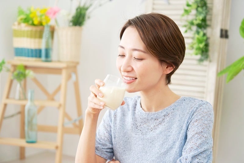 tới tháng uống sữa đậu nành được không