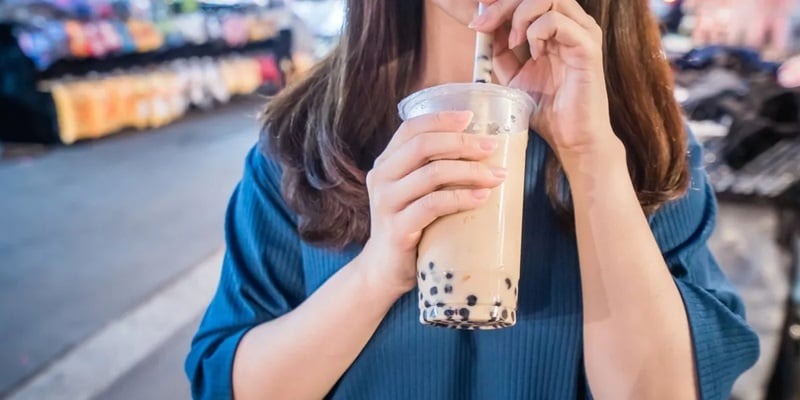 tới tháng uống trà sữa được không