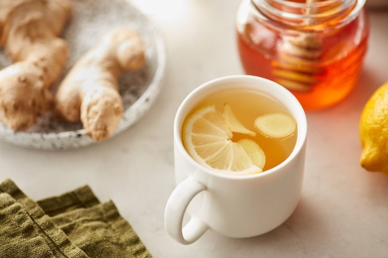 trà gừng giảm đau bụng kinh