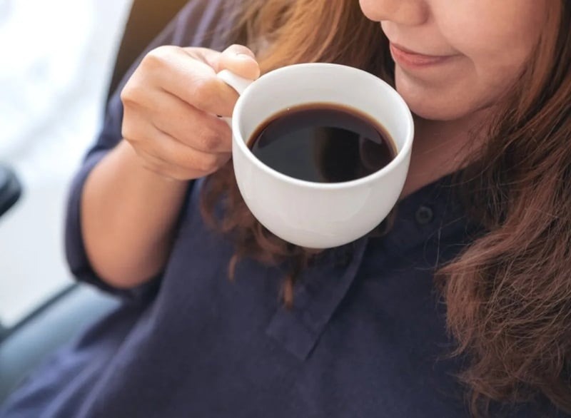 uống cà phê làm ngừng kinh nguyệt