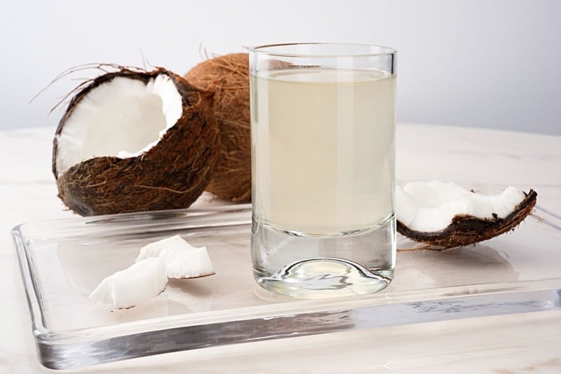 uống nước dừa để ra kinh nguyệt nhiều