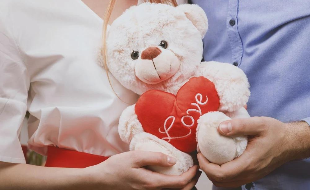 Gấu bông là món quà ‘kinh điển’ để dành tặng người yêu