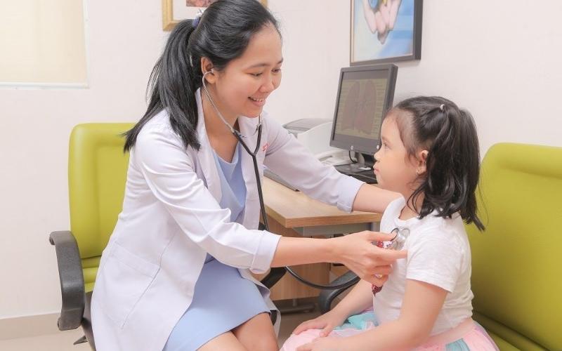 Khi nào nên dẫn trẻ đi thăm khám bác sĩ