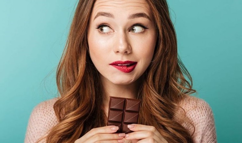 Ăn socola có giảm đau bụng kinh và khó chịu ngày đèn đỏ