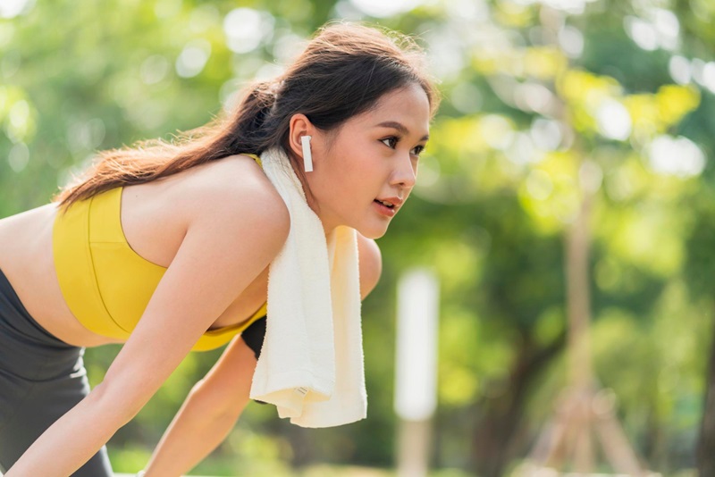 Bạn gái có nên chạy bộ khi có kinh nguyệt hay không?