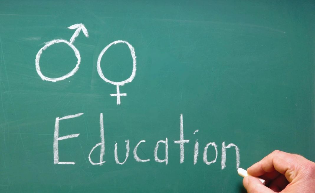Giáo dục giới tính trang bị cho trẻ những kiến thức về cơ thể, giới tính, tình dục