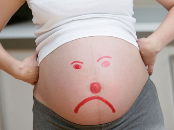 Nguyên nhân nào dẫn đến tình trạng mẹ bầu ra máu trong kỳ thai?