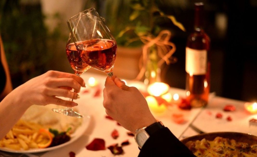 Dành tặng người yêu một bữa tối ăn uống lãng mạn vào dịp Valentine