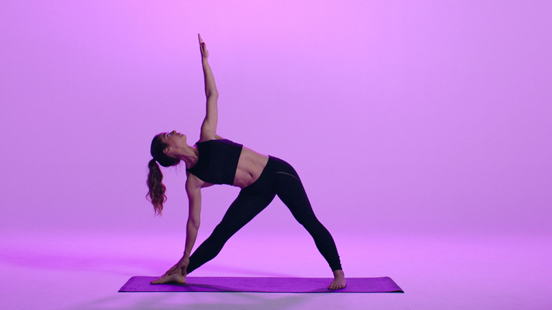 Có thể giảm chứng PMDD bằng cách tập yoga
