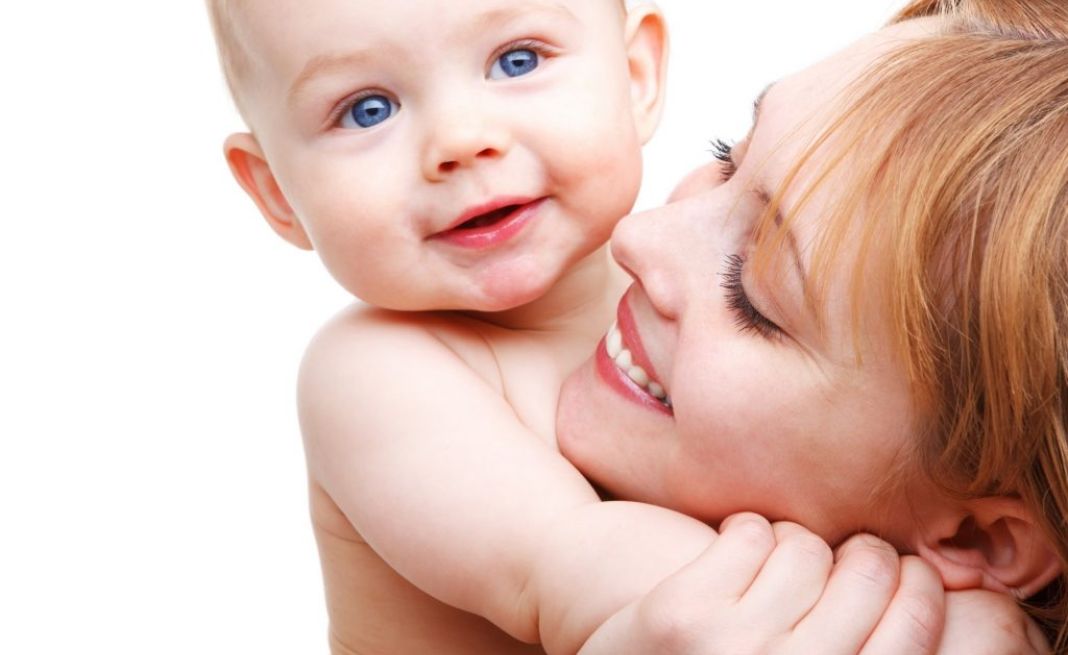 Skinship giúp đem lại rất nhiều lợi ích cho cả mẹ và bé