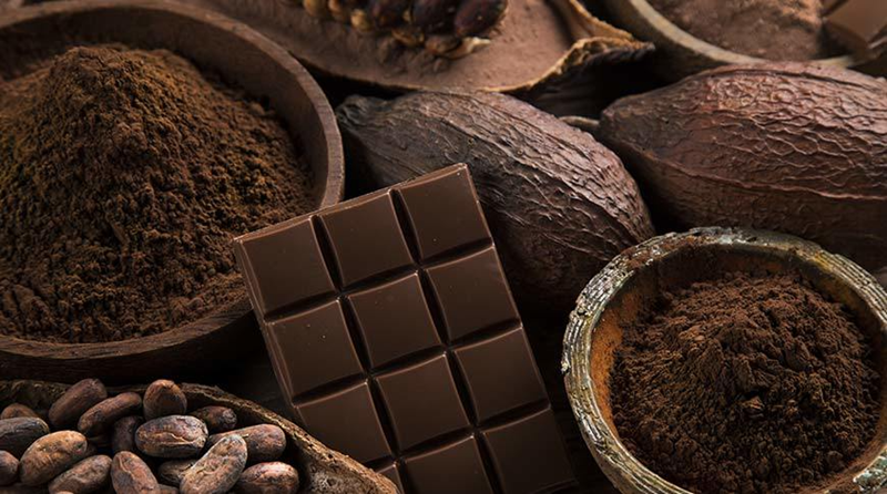 Dùng socola đen giúp giảm triệu chứng đau bụng dưới