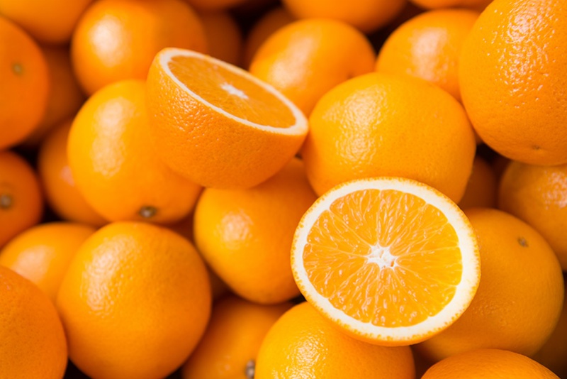 Ăn cam giúp giảm đau bụng kinh hiệu quả
